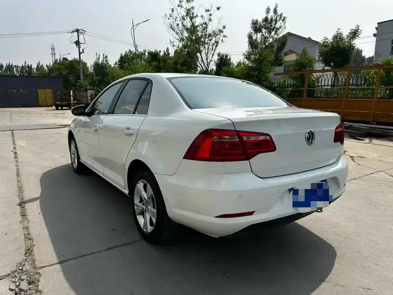 2015 Volkswagen Bora Value Edition 1.6L Automatic Comfort Model — миниатюра 5