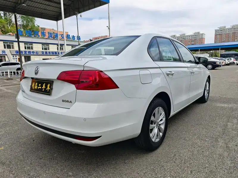 2017 Volkswagen Bora 1.6L Automatic Comfort Model — миниатюра 6