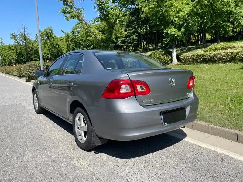 2012 Volkswagen Bora 1.6L Automatic Fashion Edition — миниатюра 5