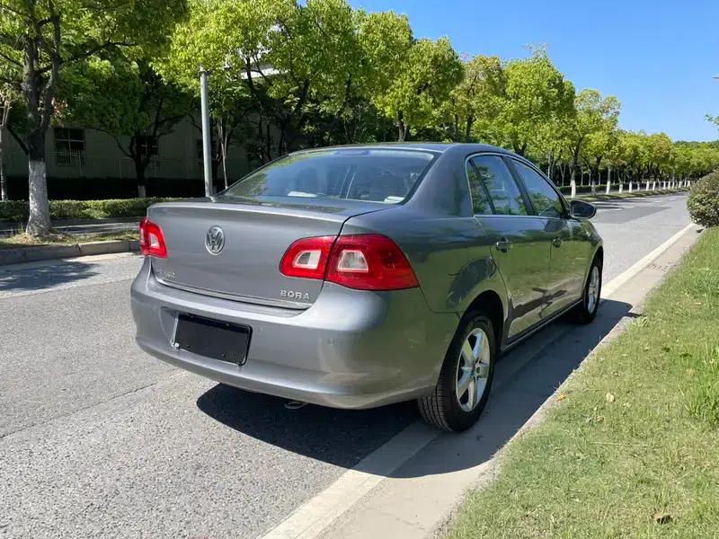 2012 Volkswagen Bora 1.6L Automatic Fashion Edition — миниатюра 7