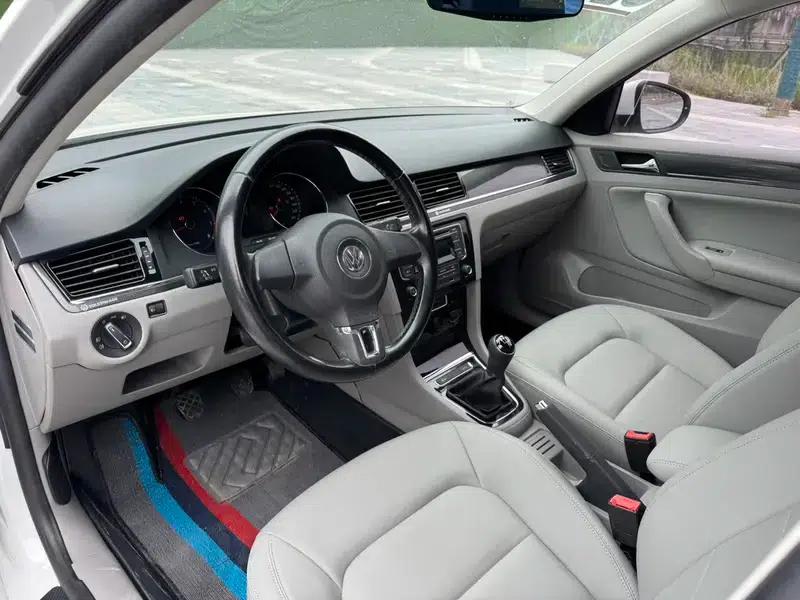 2015 Volkswagen Bora Value Edition 1.6L Manual Fashion Model — миниатюра 25