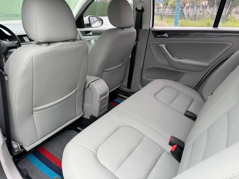 2015 Volkswagen Bora Value Edition 1.6L Manual Fashion Model — миниатюра 26
