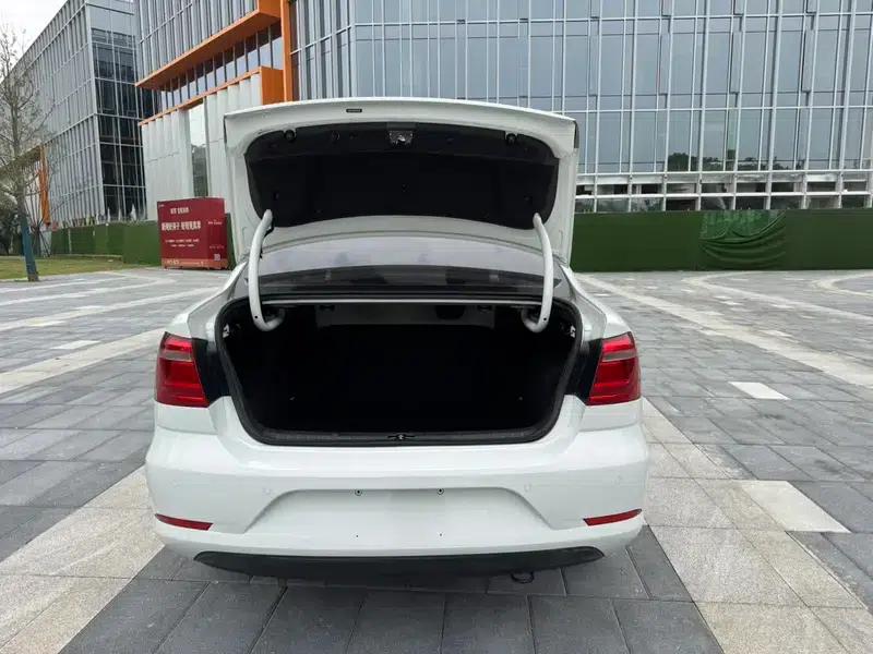 2015 Volkswagen Bora Value Edition 1.6L Manual Fashion Model — миниатюра 29