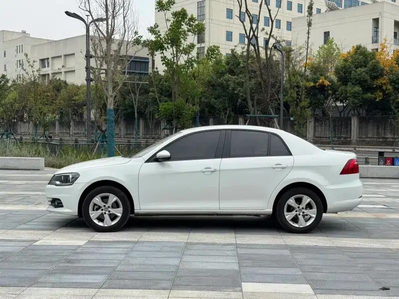 2015 Volkswagen Bora Value Edition 1.6L Manual Fashion Model — миниатюра 4