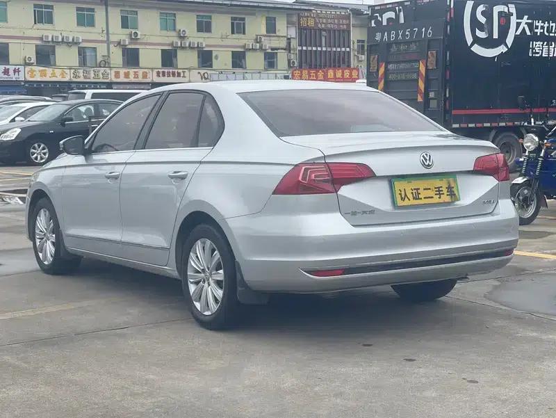 2016 Volkswagen Bora 1.6L Automatic Comfort Model — миниатюра 3