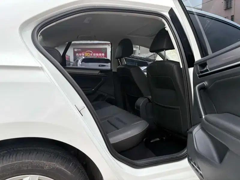 2016 Volkswagen Bora 1.6L Automatic Comfort Model — миниатюра 11