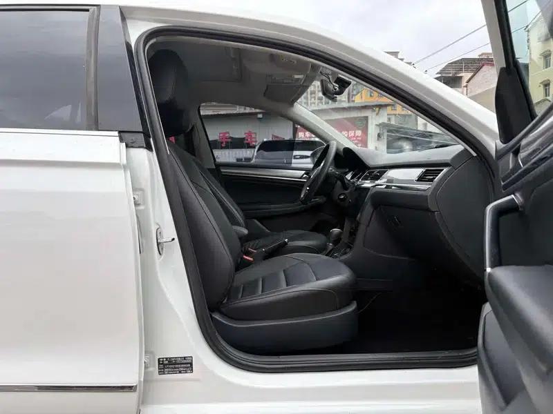 2016 Volkswagen Bora 1.6L Automatic Comfort Model — миниатюра 7