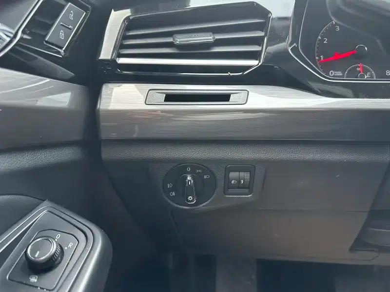 2021 Volkswagen Bora 1.5L Automatic Comfort Smart Connect Edition — миниатюра 20