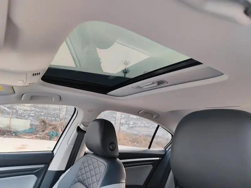 2023 Volkswagen Bora 300TSI DSG Premium Edition — миниатюра 17