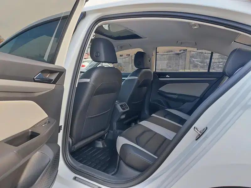2023 Volkswagen Bora 300TSI DSG Premium Edition — миниатюра 19