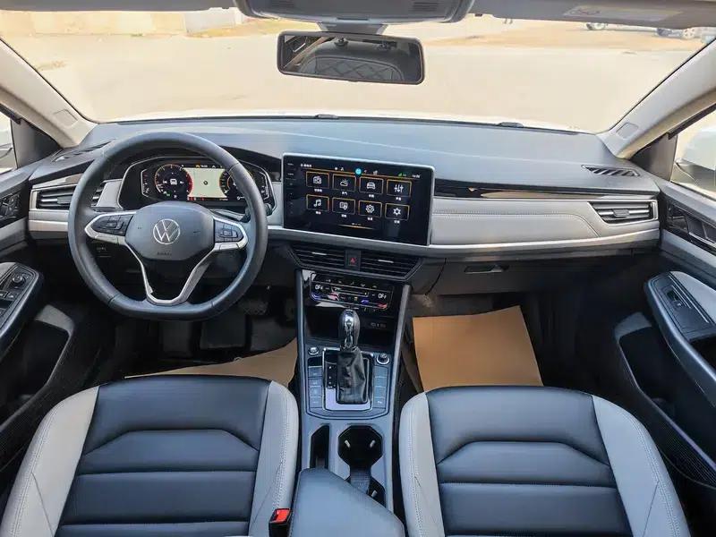2023 Volkswagen Bora 300TSI DSG Premium Edition — миниатюра 8