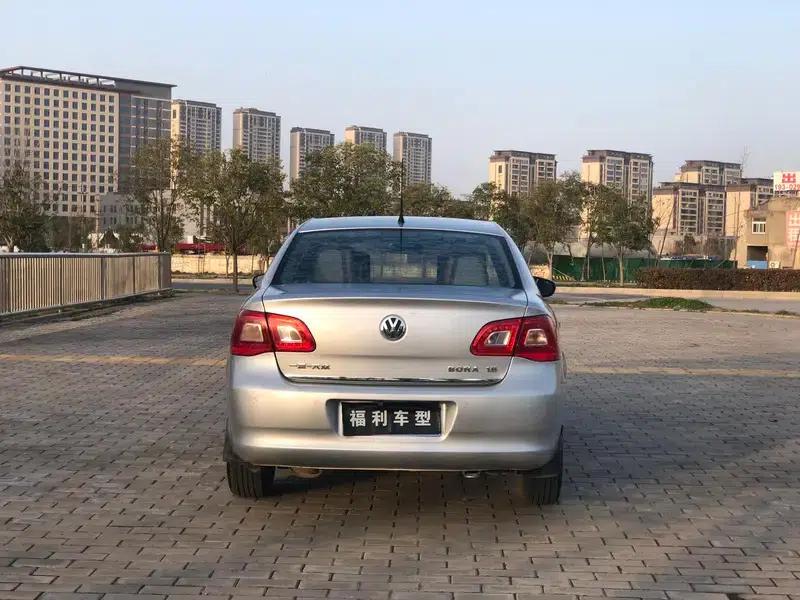 2008 Volkswagen Bora 1.6L Automatic Comfort Model — миниатюра 5