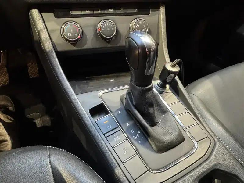 2020 Volkswagen Bora 1.5L Automatic Fashion Edition — миниатюра 11