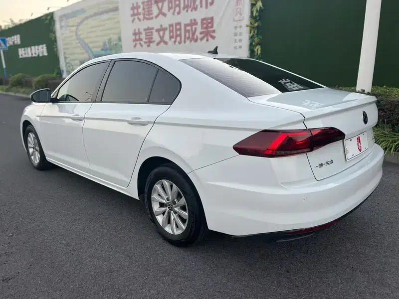 2021 Volkswagen Bora 1.5L Automatic Fashion Smart Edition — миниатюра 4