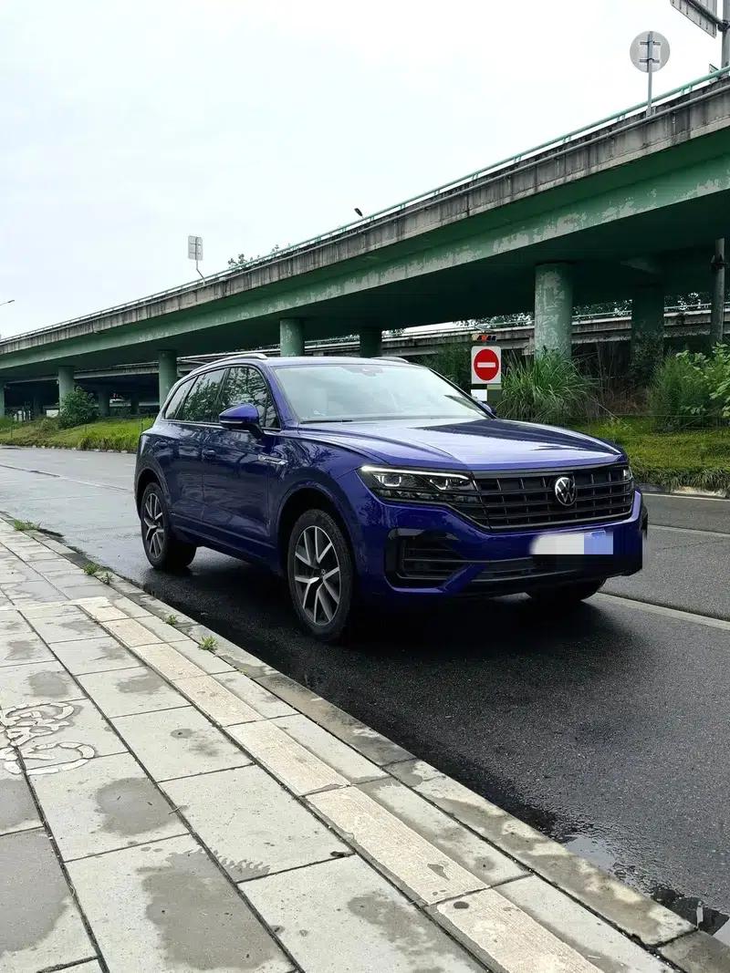 2021 Volkswagen Touareg 3.0TSI R-Line, Obsidian Black Sport Package — миниатюра 3