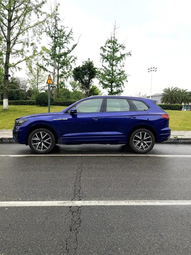 2021 Volkswagen Touareg 3.0TSI R-Line, Obsidian Black Sport Package — миниатюра 4