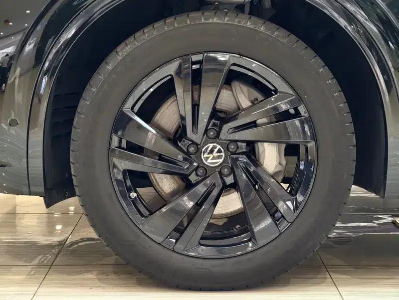 2023 Volkswagen Touareg 3.0TSI R-Line, Obsidian Black Sport Package — миниатюра 17
