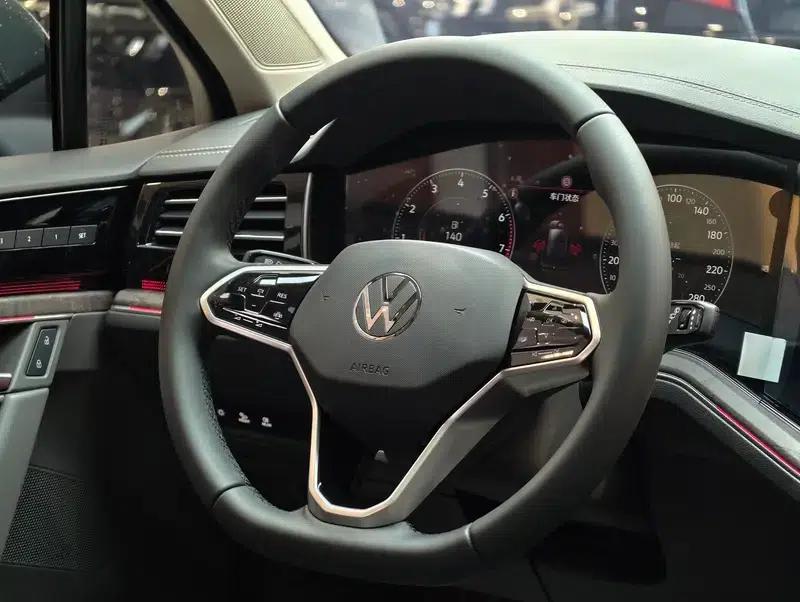 2023 Volkswagen Touareg 3.0TSI R-Line, Obsidian Black Sport Package — миниатюра 21