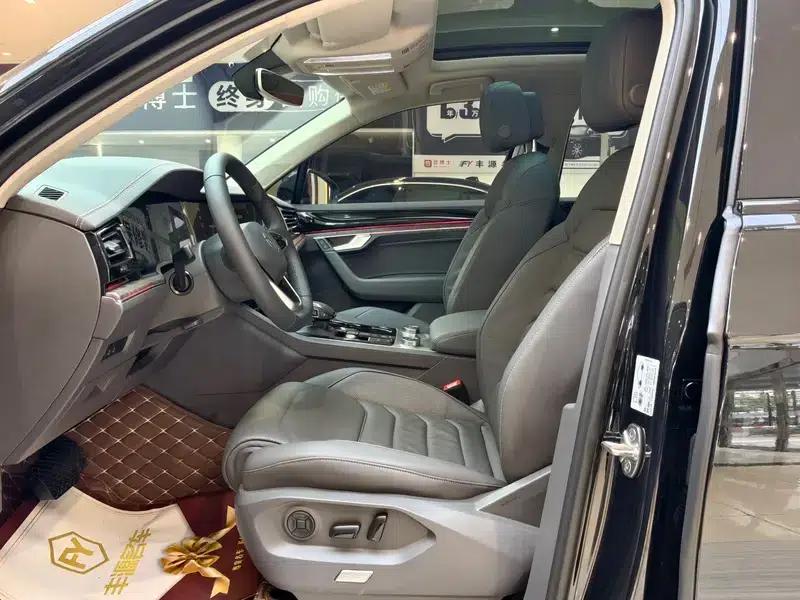 2023 Volkswagen Touareg 3.0TSI R-Line, Obsidian Black Sport Package — миниатюра 24