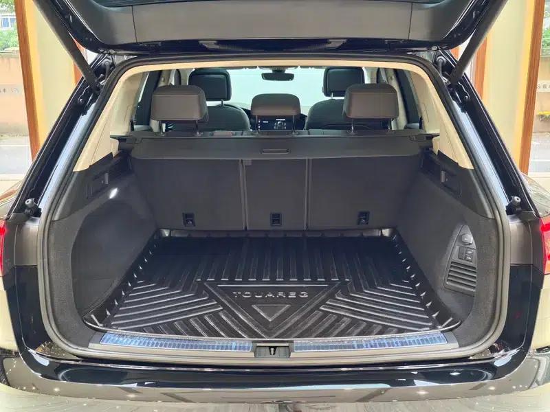 2023 Volkswagen Touareg 3.0TSI R-Line, Obsidian Black Sport Package — миниатюра 28