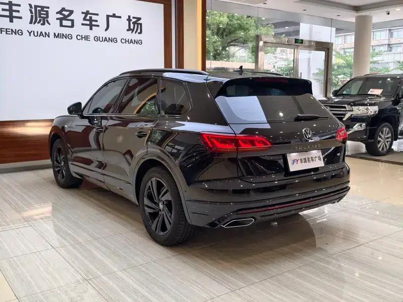 2023 Volkswagen Touareg 3.0TSI R-Line, Obsidian Black Sport Package — миниатюра 5