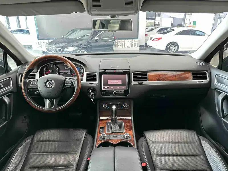 Touareg 2012 R-Line High-Spec Model — миниатюра 24