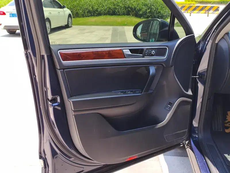 Touareg 2012 R-Line High-Spec Model — миниатюра 9