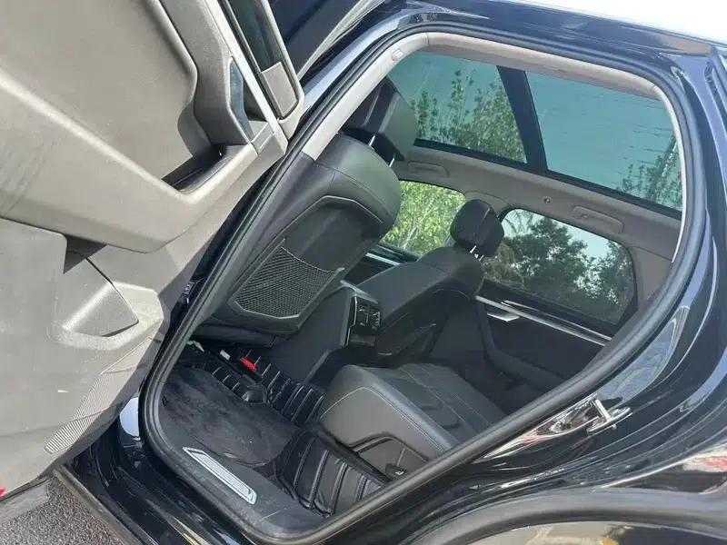 2021 Volkswagen Touareg 3.0TSI R-Line, Obsidian Black Sport Package — миниатюра 5