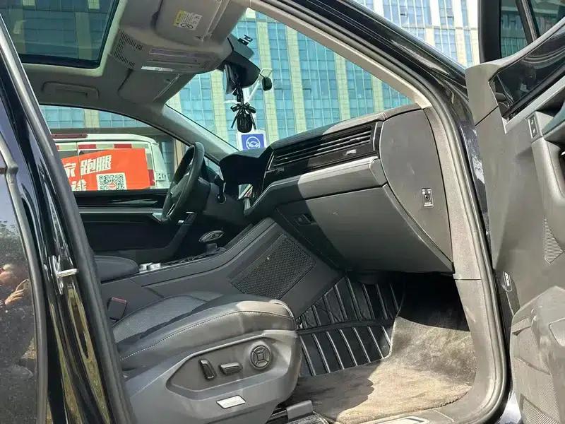 2021 Volkswagen Touareg 3.0TSI R-Line, Obsidian Black Sport Package — миниатюра 6