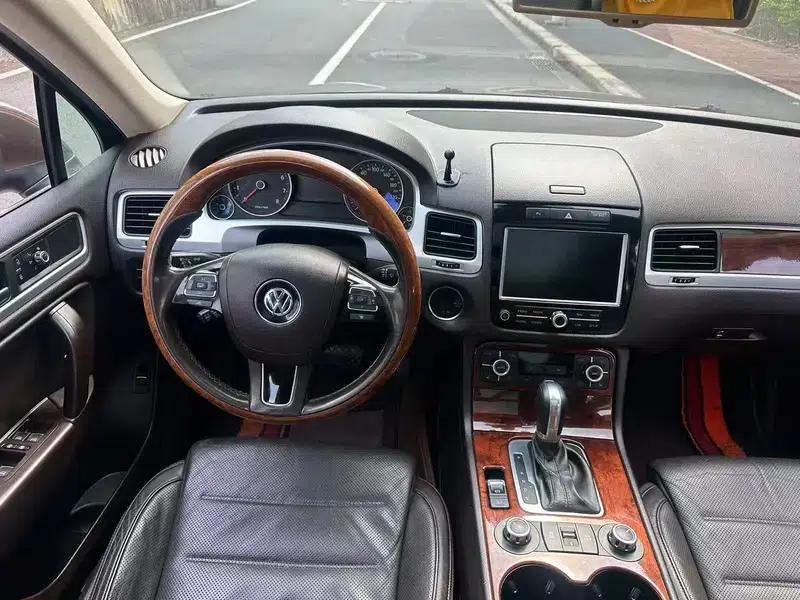 2011 Volkswagen Touareg 3.0TSI High-Spec Model — миниатюра 11