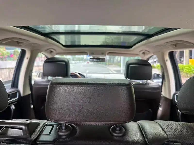 2011 Volkswagen Touareg 3.0TSI High-Spec Model — миниатюра 8