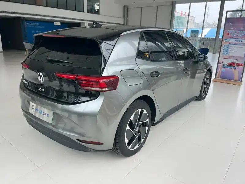 Volkswagen ID.3 2024 Outstanding Edition — миниатюра 4