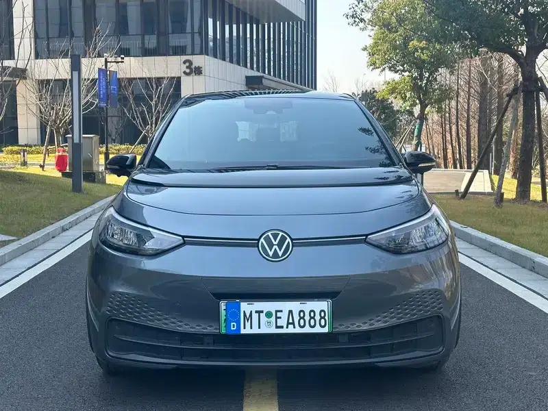 Volkswagen ID.3 2024 Outstanding Edition — миниатюра 2