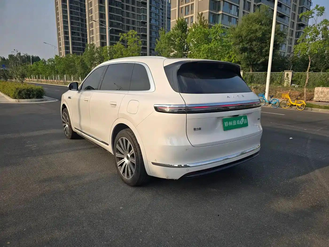 Wenjie M7 2026 Model Extended Range Ultra 4WD Version (5 Seats, 192-line LiDAR) — миниатюра 7
