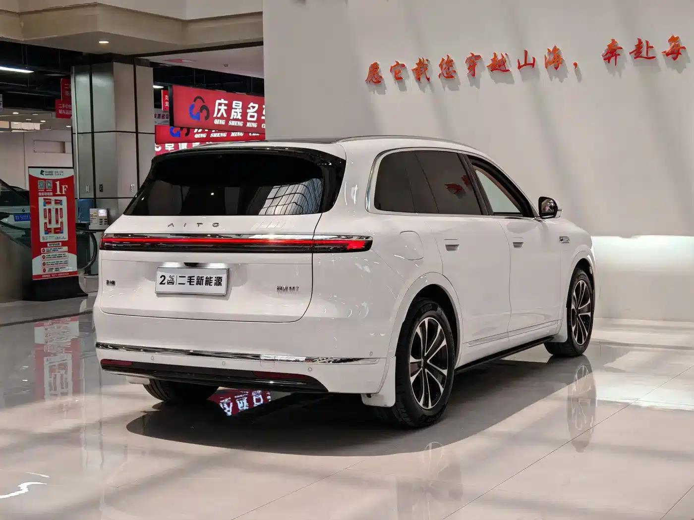 Wenjie M7 2026 Extended Range Pro+ 4WD 5-Seater — миниатюра 6