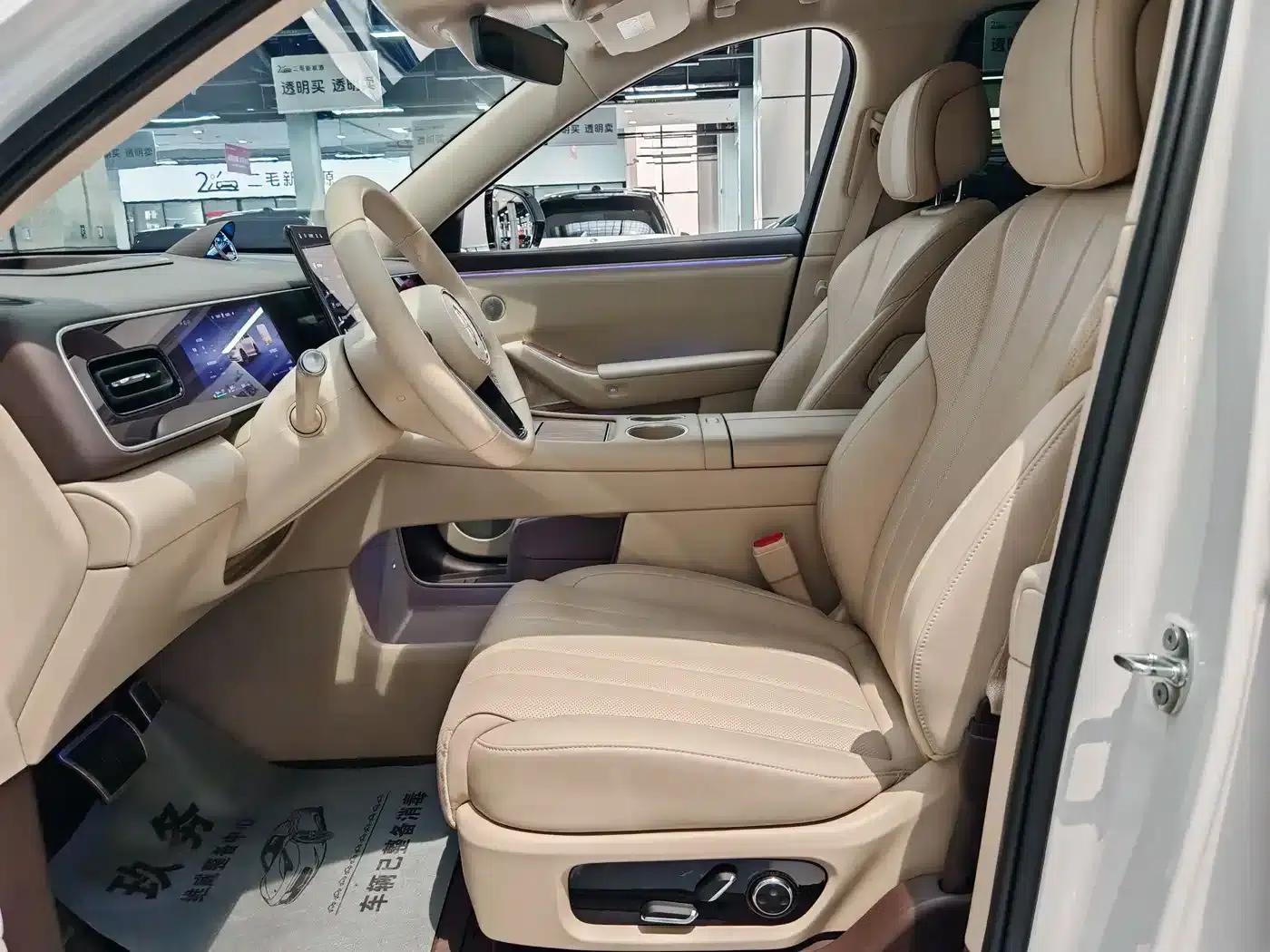 Wenjie M7 2026 Extended Range Pro+ 4WD 5-Seater — миниатюра 7