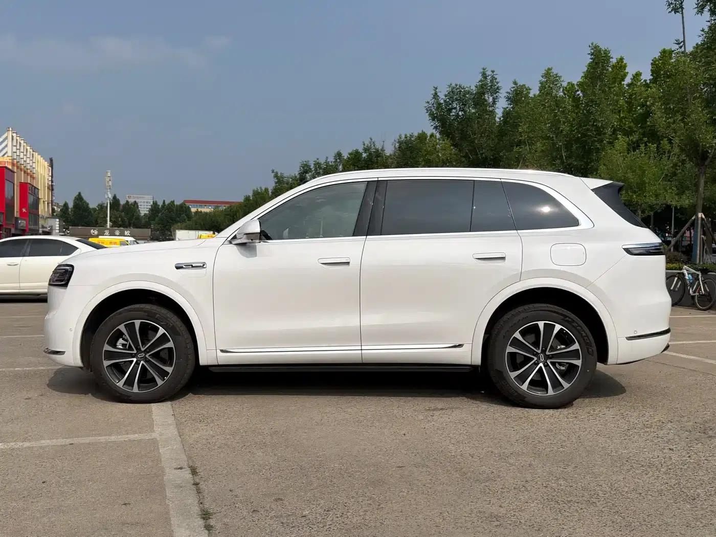 Wenjie M7 2026 Model Extended Range Ultra 4WD Version (6 Seats, 192-line LiDAR) — миниатюра 3