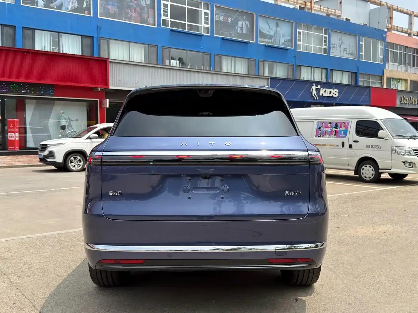 Wenjie M7 2026 Model Extended Range Ultra 4WD Version (5 Seats, 192-line LiDAR) — миниатюра 4