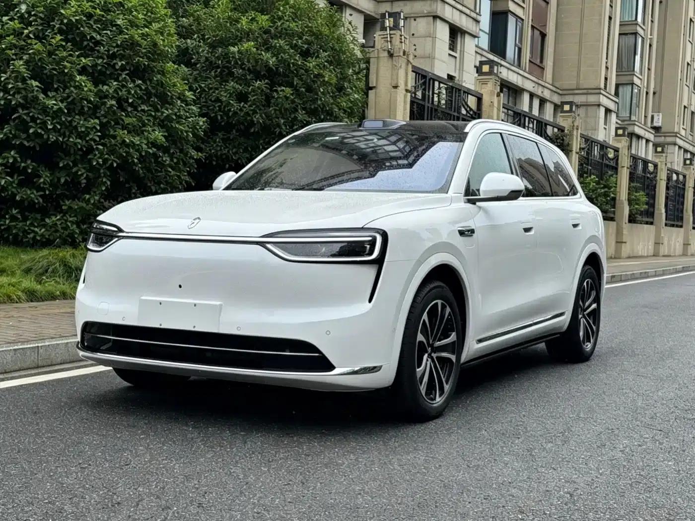 Wenjie M7 2026 Model Extended Range Ultra 4WD Version (6 Seats, 192-line LiDAR) — миниатюра 1