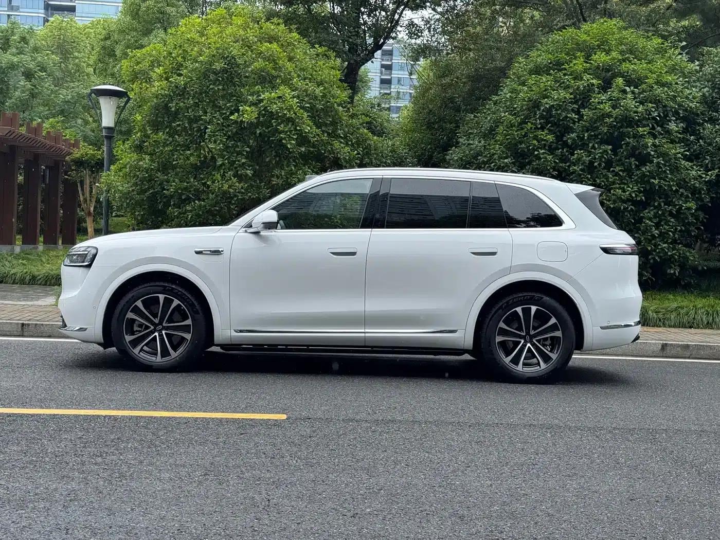 Wenjie M7 2026 Model Extended Range Ultra 4WD Version (6 Seats, 192-line LiDAR) — миниатюра 3