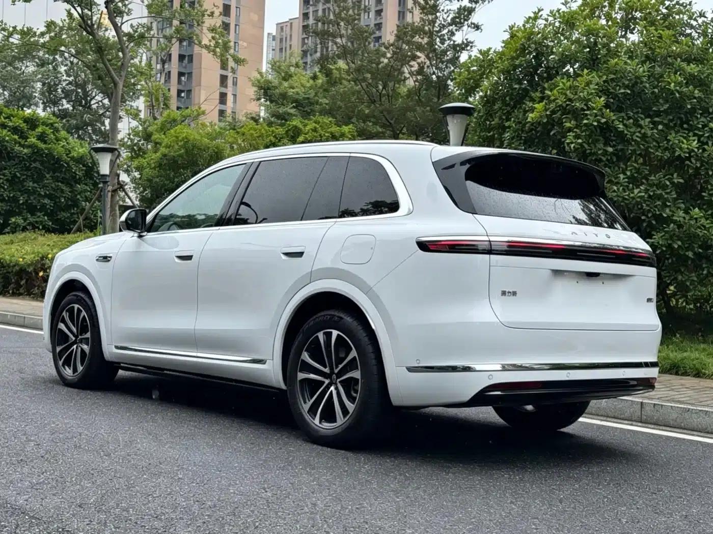 Wenjie M7 2026 Model Extended Range Ultra 4WD Version (6 Seats, 192-line LiDAR) — миниатюра 4