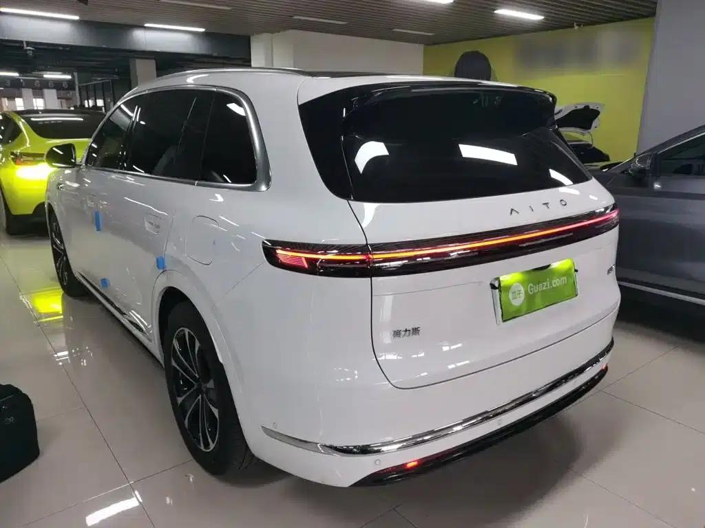 Wenjie M7 2026 Extended Range Max 4WD 5-Seater (192-line LiDAR) — миниатюра 23