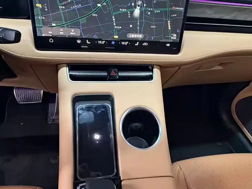 Wenjie M5 2022 Extended Range AWD Performance Edition — миниатюра 9