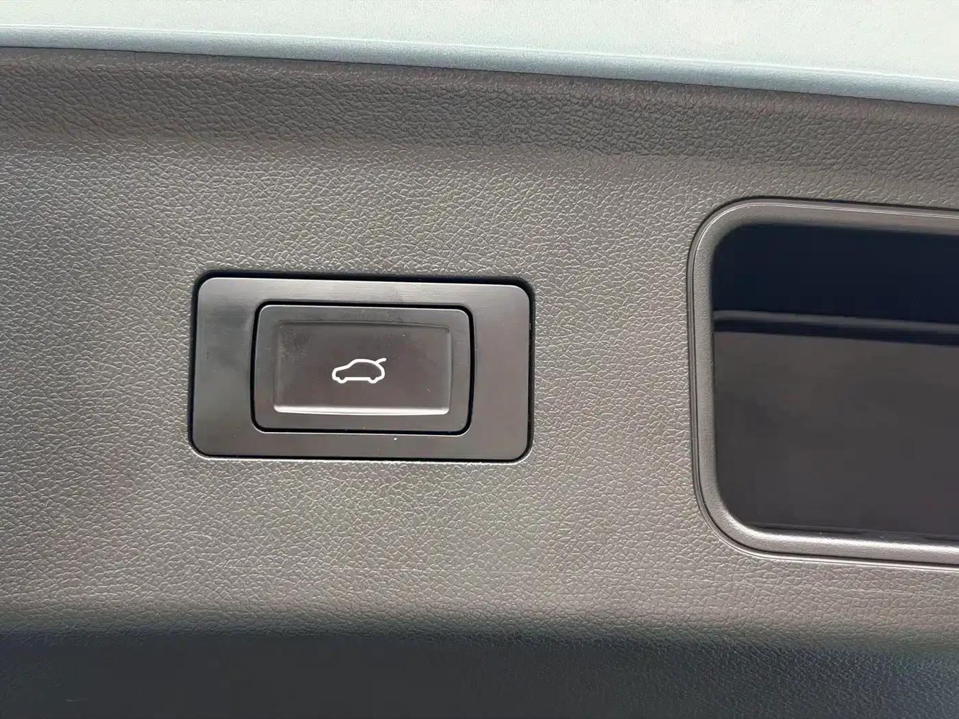 Wenjie M5 2023 Extended Range 4WD Intelligent Driving Edition — миниатюра 20
