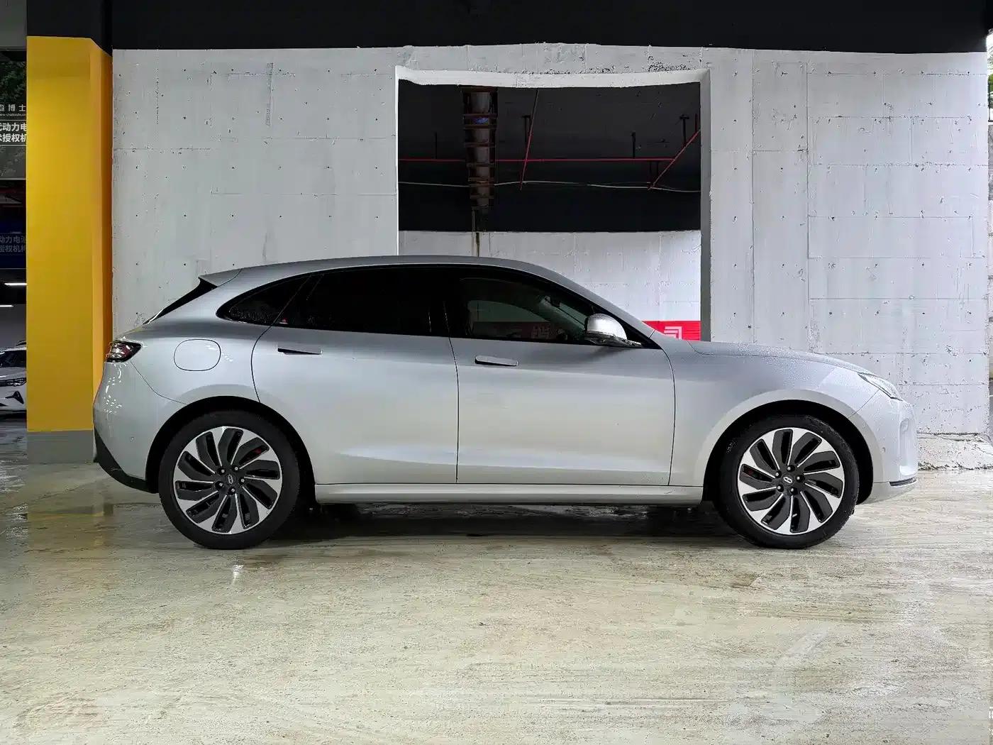 Wenjie M5 2022 Extended Range 4WD Flagship Edition — миниатюра 4