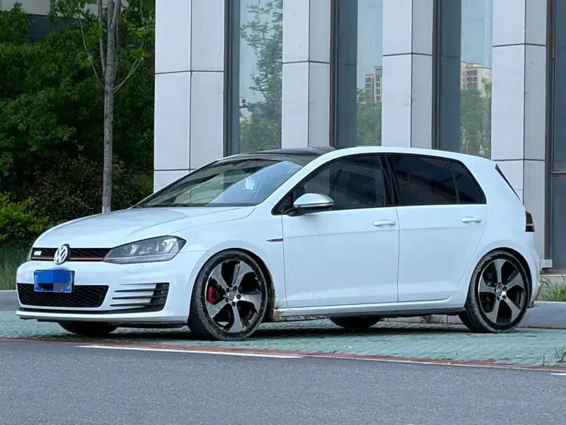 2016 Golf GTI 2.0TSI GTI — миниатюра 1