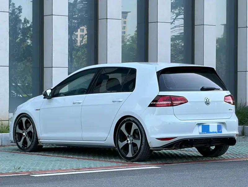 2016 Golf GTI 2.0TSI GTI — миниатюра 4