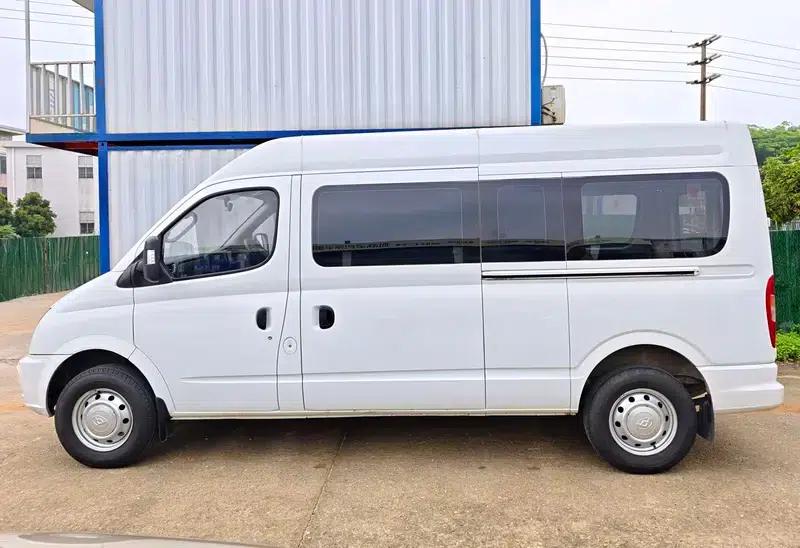 Xintu V80 2021 Model 2.0T 6-speed Manual Long Wheelbase Mid-Roof 7/8/9 Seats — миниатюра 4
