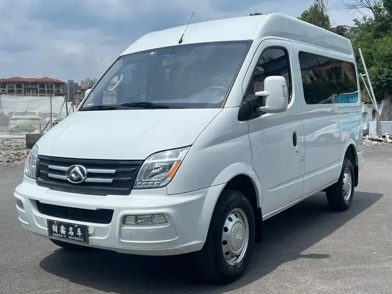 Xintu V80 2023 2.0T Manual Classic Aoyuntong Short Wheelbase Mid-Roof 5/6 Seat — миниатюра 1