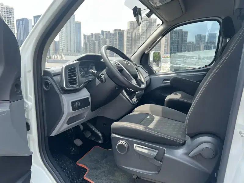 Xintu V80 2023 2.0T Manual Classic Aoyuntong Short Wheelbase Mid-Roof 5/6 Seat — миниатюра 11